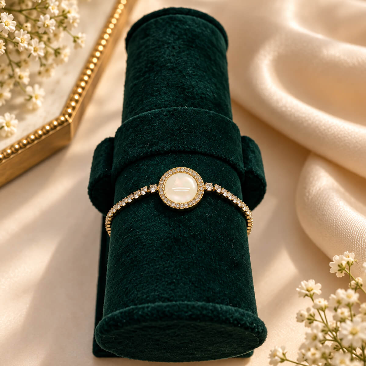 Aurelia Halo Pearl Bracelet - Image 2