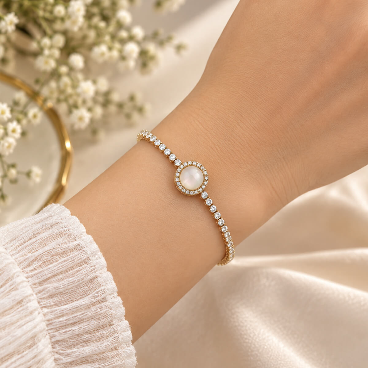 Aurelia Halo Pearl Bracelet