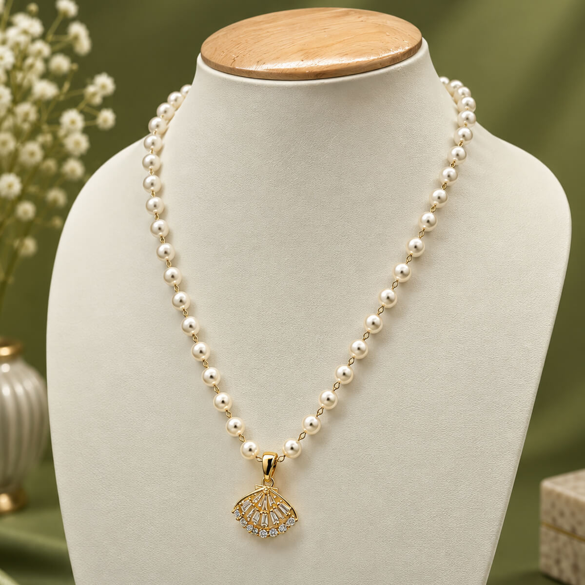 Aurelia Pearl Fan Necklace