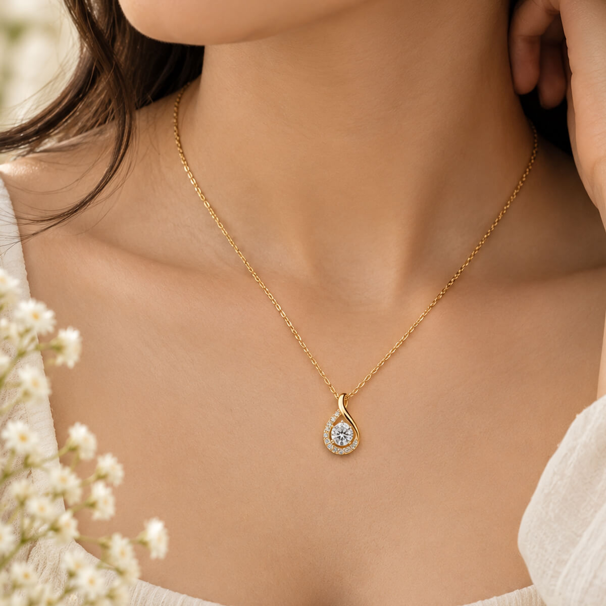 Aurelia Teardrop Pendant Necklace